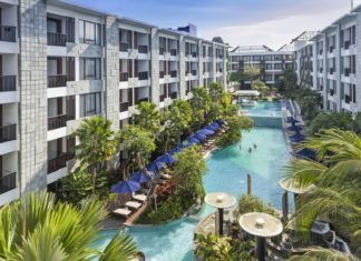 Courtyard Seminyak Resort - Swimming Pool